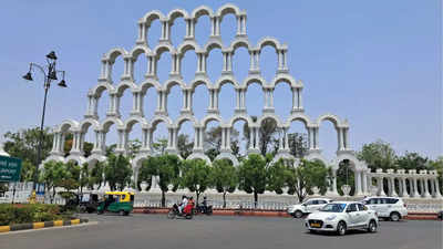 जयपुर में बना बिना दीवार वाला गेट, दूल्हा-दुल्हन से है इसका रिश्ता, विदेशी भी खड़े हो रहे हैं इसके सामने