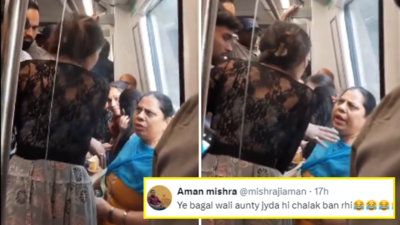 Metro Fight Video: पापा की परी दिल्ली मेट्रो में उड़ते हुए..., आंटी से भिड़ गई लड़की, ऐसी-ऐसी बातें बोल दीं कि शर्म आ जाए!