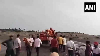 महाराष्ट्र के पुणे में एक और दर्दनाक हादसा, उजानी बांध में नाव पलटी, 6 लोग लापता