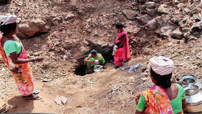 Maharashtra Water Crisis: राज्यात भीषण पाणीटंचाई; धरणांत २४ टक्केच पाणीसाठा, टॅंकरची संख्या हजारांत