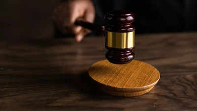 MP High Court News: नाबालिग रेप पीड़िता और उसके परिवार के खिलाफ हाईकोर्ट ने क्यों दिए कार्रवाई के आदेश, जानिए क्या है मामला