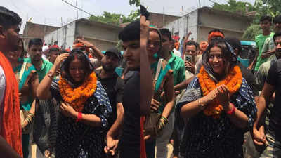 Pawan Singh News: पावर स्टार पति को सांसद बनाना है, घर-घर जाकर पवन सिंह के लिए वोट मांग रहीं ज्योति सिंह