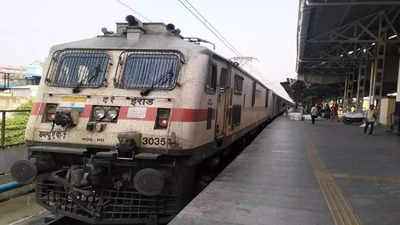 Karnataka Trains : ಬೆಂಗಳೂರಿನಿಂದ ಒಡಿಶಾಗೆ 2, ಬಿಹಾರಕ್ಕೆ 1 ವಿಶೇಷ ರೈಲು ಓಡಾಟ; ಇಲ್ಲಿದೆ ವೇಳಾಪಟ್ಟಿ
