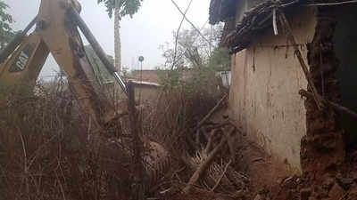 Bulldozer Action in Sidhi: सीधी रेप केस के मुख्य आरोपी के घर पर चला बुलडोजर, कॉलेज की 7 लड़कियों से की थी दरिंदगी
