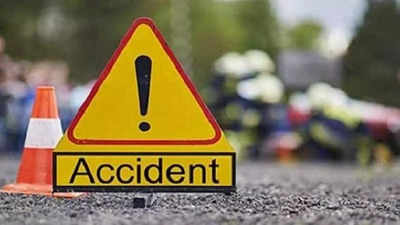 लखीमपुर खीरी में भीषण सड़क हादसा, एक बच्चे समेत 5 लोगों की मौत, 8 घायल