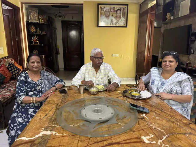 महाबल मिश्रा : कई दिनों बाद घर पर किया लंच