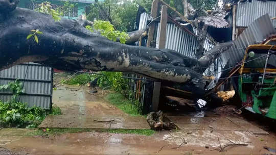 Cyclone Remal: बंगाल में चक्रवाती तूफान रेमल का कहर, 4 लोगों की मौत, भारी  बारिश जारी - cyclone remal takes four life in west bengal news - Navbharat  Times