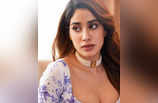 Janhvi Kapoor: ஜான்வி கபூரின் ஹாட் & கியூட் கிளிக்ஸ்..!