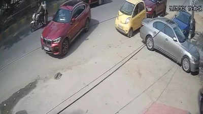 BMW आए और ऑडी लूट ले गए बदमाश, CCTV में कैद गाजियाबाद में दिनदहाड़े हुई वारदात