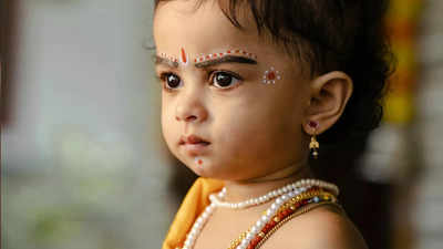 Hindu Baby Names With Meanings: আদরের পুত্রের নামকরণ নিয়ে চিন্তায় পড়েছেন? শ্রুতিমধুর এই তালিকাটি দেখলে আপনারও হৃদয়গ্রাহী হবে