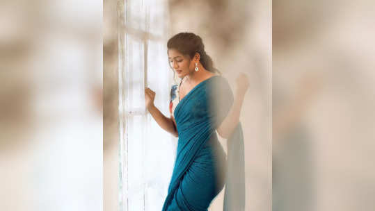 Eesha Rebba: ஈஷா ரேப்பாவின் செம கியூட் கிளிக்ஸ்..!...                                         