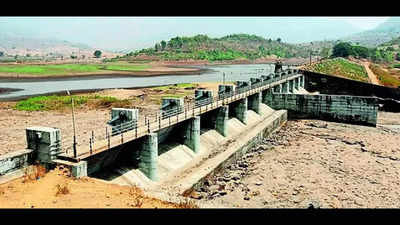 Marathwada Water Crisis: धरणांनी गाठला तळ; विभागात फक्त १० टक्के पाणीसाठा, कोणत्या धरणात किती पाणी?