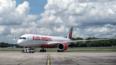22 घंटे देर से रवाना हुई दिल्ली-वैंकूवर फ्लाइट, 30 घंटे मामले के बाद एक बार फिर लेट हुआ एयर इंडिया का प्लेन