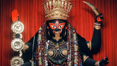 Phalaharini Kali Puja 2024 Mantra: ফলহারিণী কালীপুজোয় জপ করুন মহাকালীর এই শক্তিশালী মন্ত্র, পাবেন পাপ ও মৃত্যুভয় থেকে মুক্তি