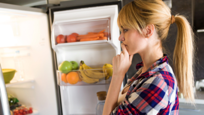 क्या गर्मी में आपका फ्रिज भी नहीं हो रहा ठंडा, टेक्नीशियन को बुलाने से पहले चेक करें ये चीजें