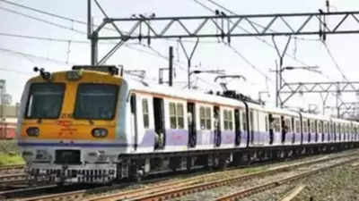 Mumbai Local Train: सिग्नलनियमांचा फटका, मेल-एक्स्प्रेस गाड्यांच्या विलंबनाचा परिणाम लोकलवर