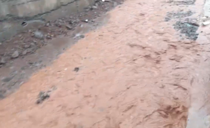 Konkan Rain: चिपळूण खेड परिसरात मुसळधार पावसाची हजेरी, पहिल्याच पावसात मुंबई - गोवा महामार्गावरील परशुराम घाटात माती आली वाहून