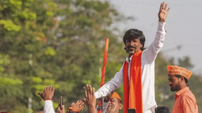 मनोज जरांगे पाटिल भूख हड़ताल पर बैठे, महाराष्ट्र में चुनाव के बाद फिर उठा मराठा आरक्षण मुद्दा