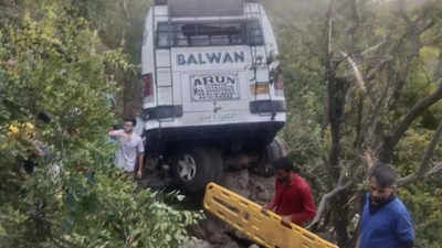 जम्मू-कश्मीर बस हमला: बलरामपुर के दो लोगों की मौत और 10 घायल, गोंडा के भी आठ लोग जख्मी