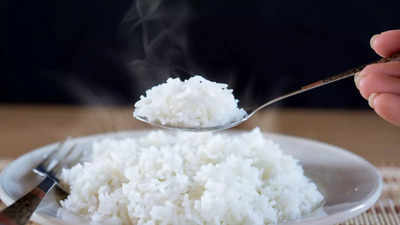 डायबिटीज के मरीजों को रात में चावल के सेवन से बचना चाहिए, नहीं तो बढ़ सकती है शुगर