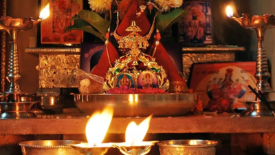 Puja Room: ದೇವರ ಕೋಣೆಯಲ್ಲಿ ಇವುಗಳು ಖಾಲಿಯಾದರೆ ಹಣದ ಸಮಸ್ಯೆ ಕಾಡುತ್ತೆ.!