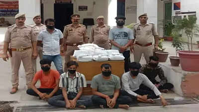 ग्रेटर नोएडा में 24.50 किलो गांजे के साथ 7 गिरफ्तार, दिल्ली-एनसीआर में करते थे सप्लाई