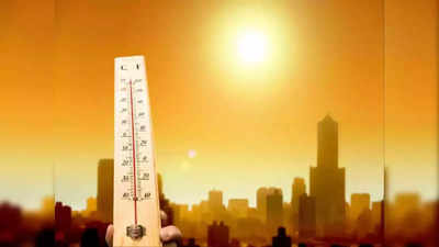 UP Heatwave: यूपी में रेकॉर्डतोड़ गर्मी, पूर्वांचल में रेड अलर्ट, 63 जिलों में भीषण लू को लेकर चेतावनी जारी