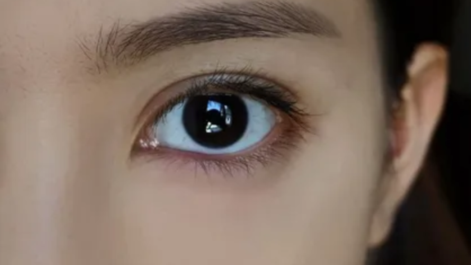 काळे डोळे असणारे लोक कसे असतात?