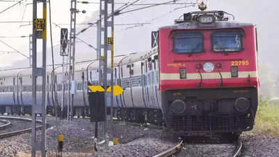 मुंबई-दिल्ली के बीच 160 किमी की रफ्तार से दौड़ेगी ट्रेन, रूट तैयार, सुरक्षा के लिए कवच का इस्तेमाल