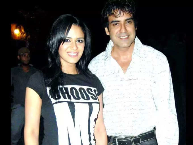 Karan Oberoi mona singh