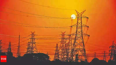 यूपी में भीषण गर्मी में 16 से 18 घंटे तक कट रही बिजली, फॉल्ट बढ़ने से चरमराई व्यवस्था
