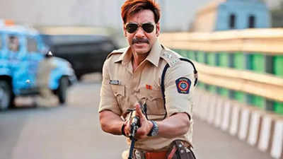 अजय देवगन ने फाइनली किया सिंघम अगेन की रिलीज का ऐलान, लोग बोले- पुष्पा 2 से डर तो नहीं गए!