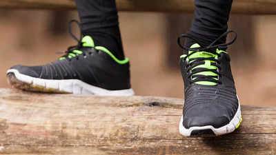 Amazon Sale 2024: पैरों को गुलगुल गद्दे वाला मजा देंगे ये Running Shoes वजन भी है हल्का