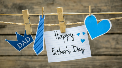 Fathers Day 2024 Wishes In Marathi : पितृदिनानिमित्त तुमच्या लाडक्या बाबासाठी ठेवा  WhastApp, Facebook वर अशाप्रकारे स्टेटस, होतील आनंदी!