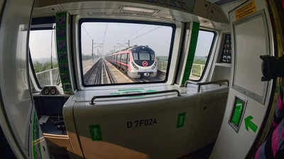 दिल्ली मेट्रो की मैजेंटा लाइन पर बिना ड्राइवर के दौड़ेंगी सभी ट्रेनें, जानिए क्या है DMRC का प्लान