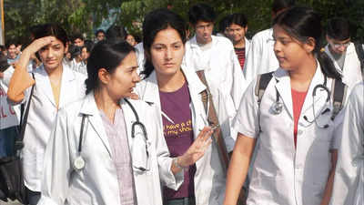 અમેરિકાએ સૌથી વધુ ડોક્ટરો ભારતમાંથી મેળવ્યા, ચીન બીજા નંબર પર