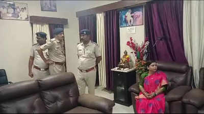 लालू यादव से टिकट मांगने पहुंचीं बीमा भारती, पति और बेटे को गिरफ्तार करने घर पहुंच गई पुलिस