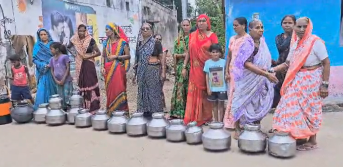Nandurbar Water Crisis: आठ दिवसांतून एकदा नळाला पाणी, तेही दुषित, संतप्त महिलांनी गाठली पालिका