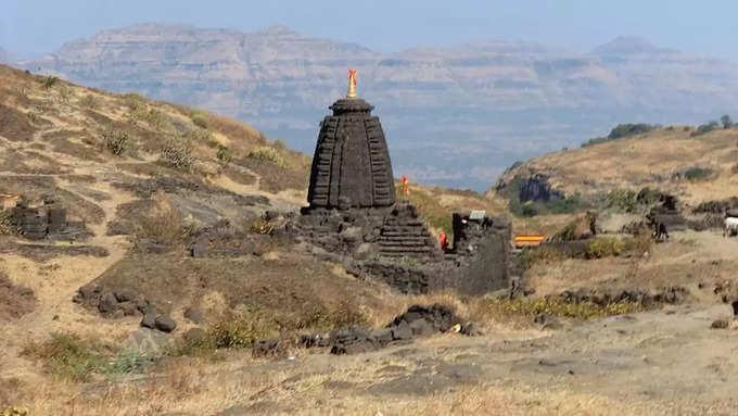 ఎవరు నిర్మించారంటే..