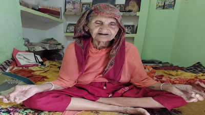 योग का कमाल! 106 साल की बुजुर्ग महिला बदल डाला जीवन, आज भी नहीं लगा चश्मा और दांत से तोड़ देती हैं सुपारी