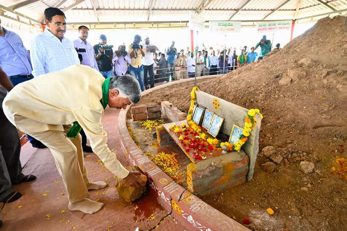 శంకుస్థాపన చేసిన ప్రాంతంలో చంద్రబాబు పూజలు