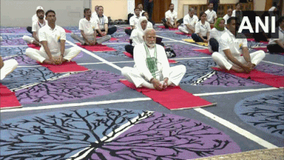 International Yoga Day 2024 Live: पीएम नरेंद्र मोदी ने कश्मीर में किया योग, जानिए अंतर्राष्ट्रीय योग दिवस के सारे अपडेट