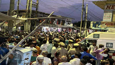 फिरोजाबाद में आधी रात बवाल-आगजनी और फायरिंग, ऐसा क्या हुआ कि आधी रात को सड़कों पर फोर्स उतर गई?