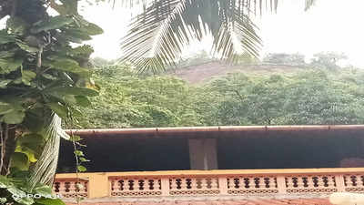 Ratnagiri News: आणखी एक इर्शाळवाडी? पेढे, परशुराम येथील ६१ घरांना दरडींचा धोका