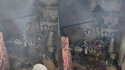 गाजियाबादः खाना बनाते समय सिलेंडर में लगी आग, 2 बच्चों समेत 7 लोग झुलसे