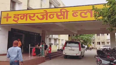 एक परिवार के 5 लोगों ने खाया जहर, गाजीपुर मेडिकल कॉलेज में चल रहा इलाज, जमीन विवाद के लिए उठाया खौफनाक कदम