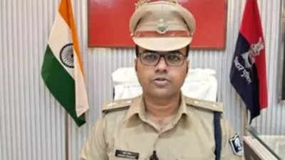 बिहार : अपराधियों को भगाने के मामले में तीन पुलिसकर्मियों पर केस दर्ज करने का आदेश