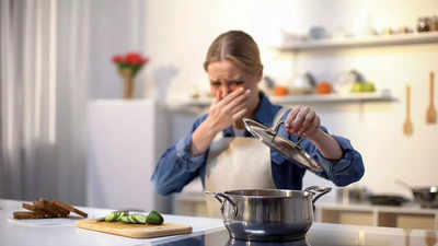 Cooking Tips: অসাবধানতায় তরকারি পুড়ে গেলে কী করবেন? সামাল দিতে রইল ৪ টিপস