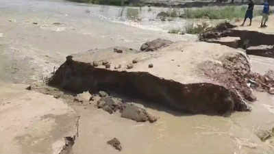 Bihar Flood News: नेपाल में भारी बारिश... टेंशन में बिहार, सीतामढ़ी में लालबकेया नदी पर बना डायवर्सन ध्वस्त