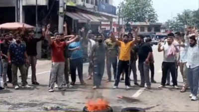 जम्मू-कश्मीर के रियासी जिले में धर्मस्थल में तोड़फोड़, विरोध-प्रदर्शन के बीच तनाव, 12 लोग हिरासत में
